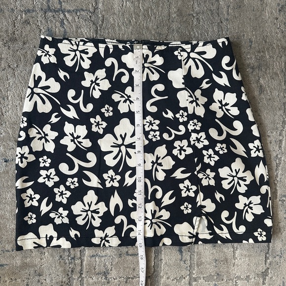 Floral Black and White Women's Skirt - Picture 3 of 7